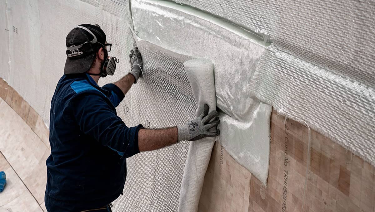 stratifieur-nautisme-métiers-Fountaine-Pajot